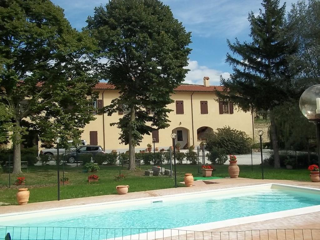Valle Del Poggio Nocera Umbra Bilik gambar