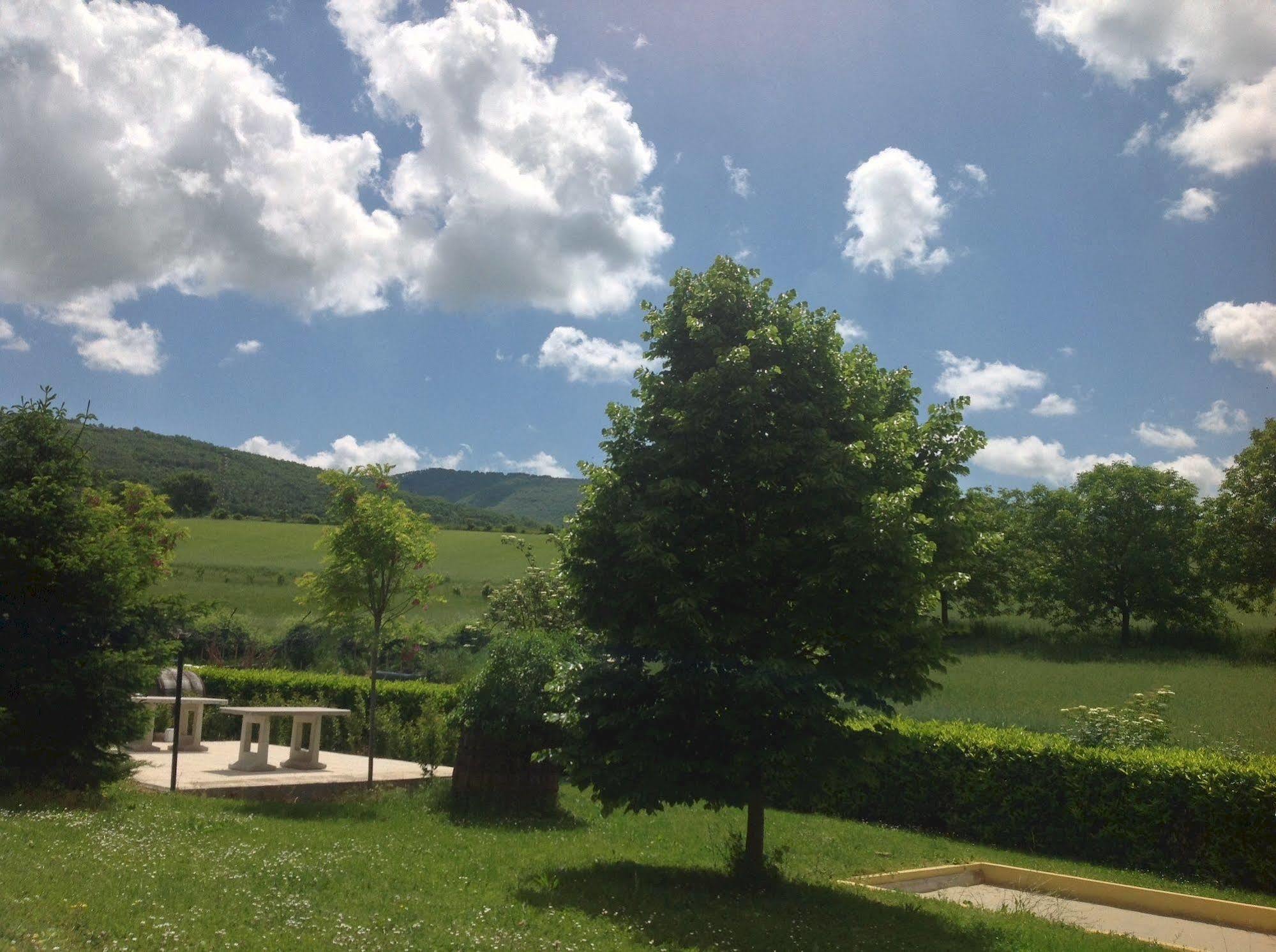 Valle Del Poggio Nocera Umbra Luaran gambar